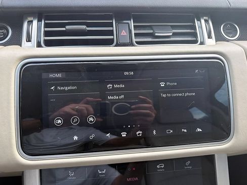 Used 2018 Land Rover Range Rover Supercharged AWD/4WD image 15