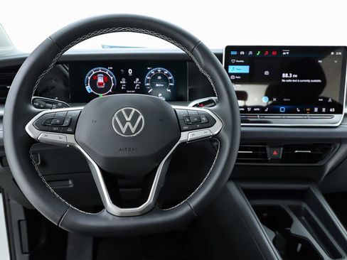 New 2026 Volkswagen Tiguan SE image 58