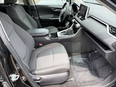 Used 2024 Toyota RAV4 XLE FWD image 26