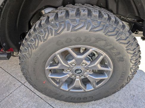 Used 2025 Ford Bronco Badlands AWD/4WD image 9