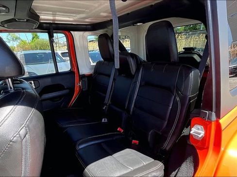 Used 2018 Jeep Wrangler Unlimited Sahara AWD/4WD image 26