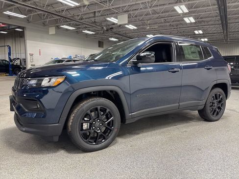 New 2026 Jeep Compass Latitude AWD/4WD image 3