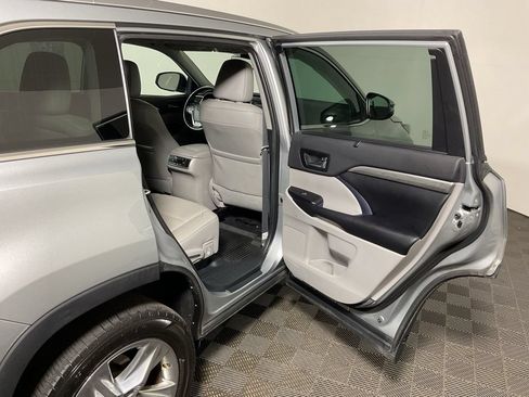 Used 2019 Toyota Highlander Limited AWD/4WD image 35