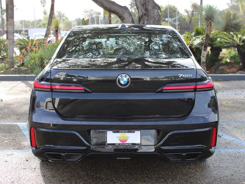 Used 2023 BMW 760i xDrive image 5