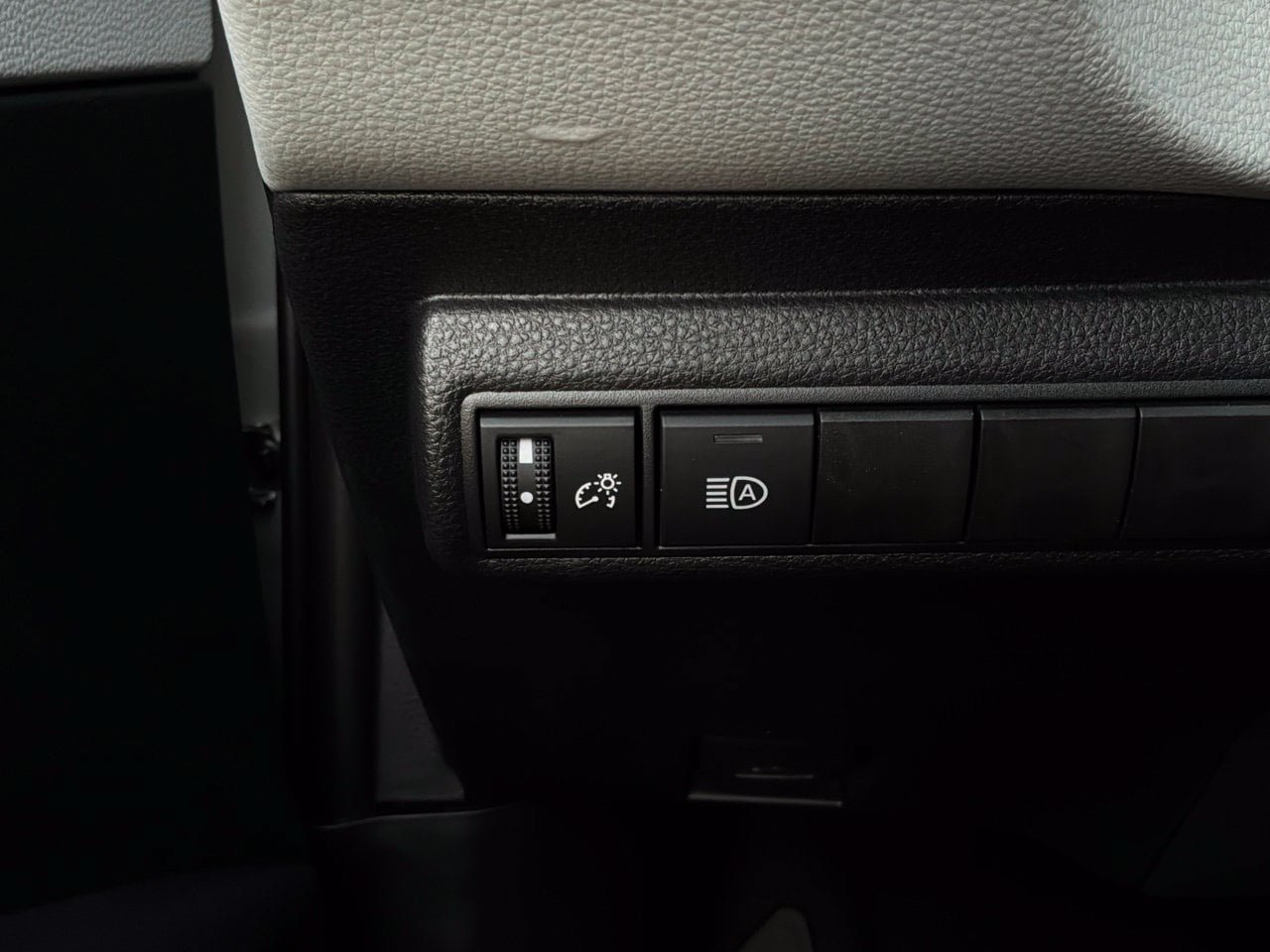 Used 2026 Toyota Corolla SE FWD image 23