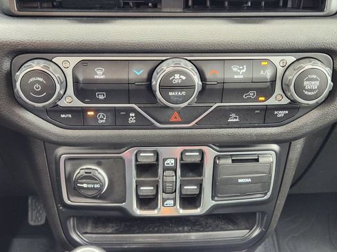 Used 2025 Jeep Wrangler Unlimited Sport AWD/4WD image 20