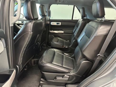 Used 2023 Ford Explorer Limited w/ Limited Technology Package AWD/4WD image 13