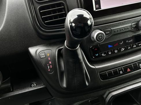 Used 2025 RAM ProMaster 2500 w/ Convenience Group FWD image 19