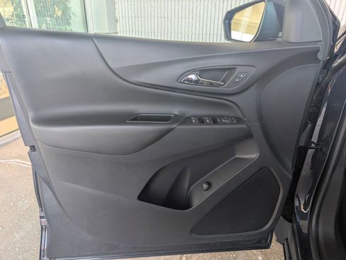 Used 2023 Chevrolet Equinox LT w/ Driver Convenience Package image 7