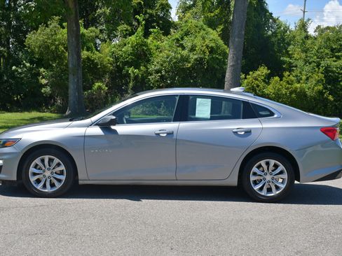 Used 2023 Chevrolet Malibu LT image 2