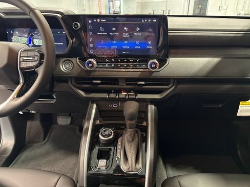 New 2026 Chevrolet Colorado Trail Boss AWD/4WD image 11