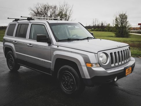 Used 2017 Jeep Patriot Sport w/ Power Value Group image 6