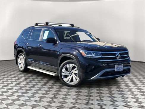Used 2022 Volkswagen Atlas SE image 2