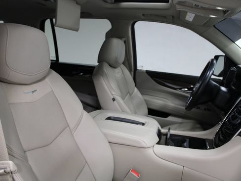Used 2020 Cadillac Escalade Premium Luxury AWD/4WD image 23