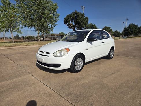 Used 2009 Hyundai Accent GS FWD image 3