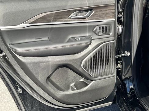 New 2026 Jeep Grand Cherokee Limited w/ Limited Altitude Package image 16