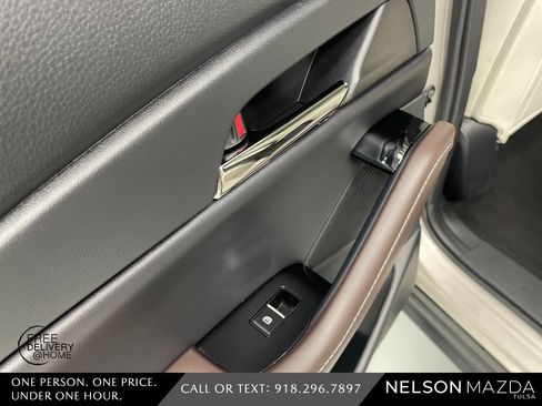 Used 2022 MAZDA CX-30 AWD 2.5 S w/ Premium Package image 33