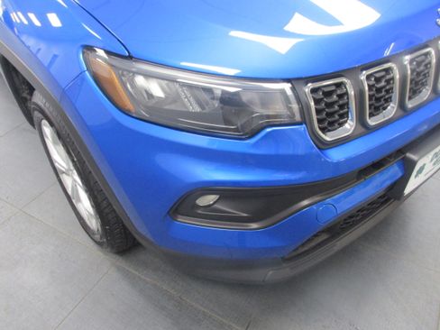 Used 2024 Jeep Compass Latitude AWD/4WD image 10