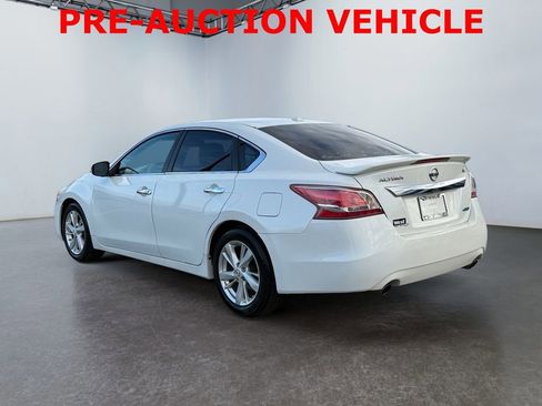 Used 2013 Nissan Altima 2.5 SL w/ Technology Pkg image 5