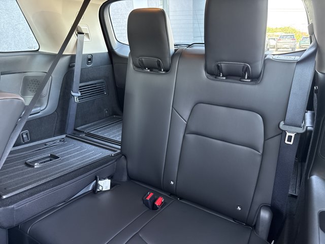 Certified 2025 Nissan Pathfinder Platinum w/ Cargo Package FWD image 7