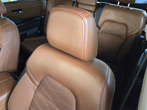 Used 2023 Nissan Pathfinder Platinum w/ Cargo Package image 23