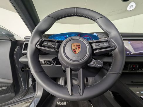 New 2025 Porsche Macan 4 Electric image 39