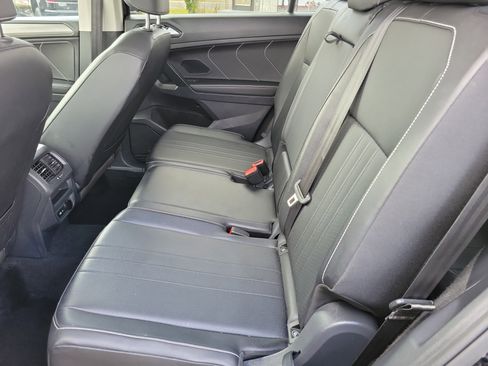 Used 2024 Volkswagen Tiguan SE image 15