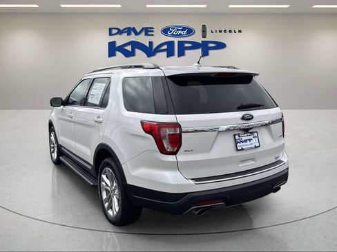 Used 2018 Ford Explorer XLT w/ Equipment Group 202A image 6