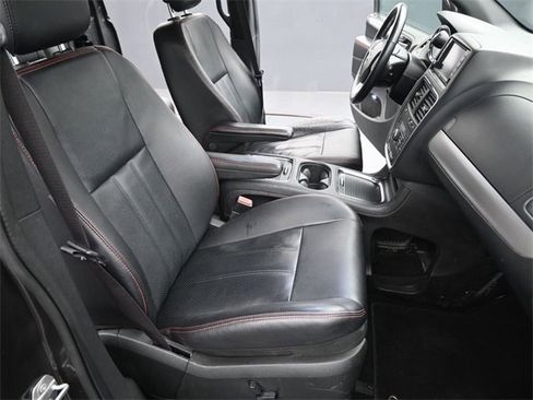 Used 2019 Dodge Grand Caravan GT image 27