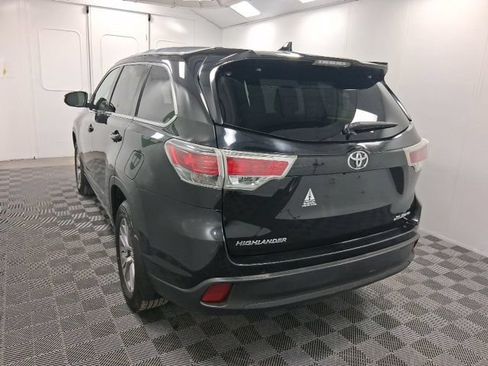 Used 2015 Toyota Highlander XLE AWD/4WD image 4