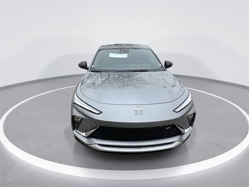 New 2026 Buick Envista Sport Touring image 3