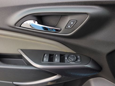 Certified 2025 Chevrolet Trax ACTIV image 22