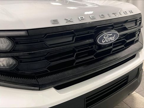 Used 2025 Ford Expedition Active image 33