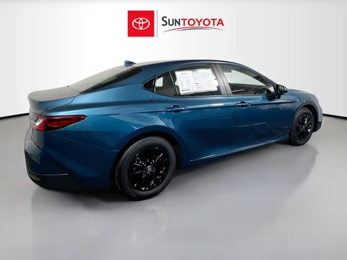 Used 2026 Toyota Camry LE image 4