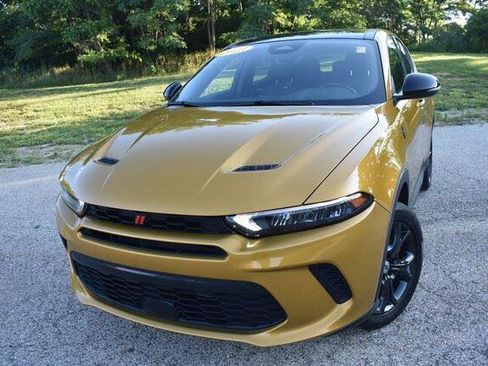 Used 2023 Dodge Hornet GT Plus w/ GT Blacktop Package AWD/4WD image 12