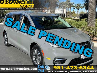 Used 2022 Chrysler Pacifica Touring-L