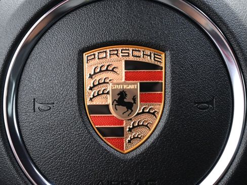 Certified 2025 Porsche Macan image 21