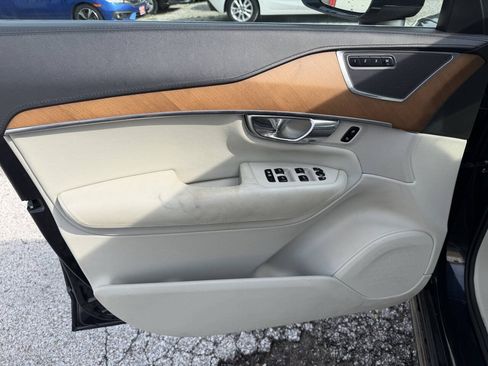 Used 2016 Volvo XC90 T6 Inscription w/ Vision Package AWD/4WD image 13