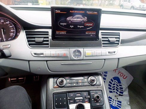 Used 2014 Audi S8 w/ Driver Assistance Package image 8