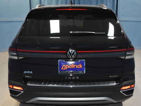 New 2026 Volkswagen Taos SEL image 22