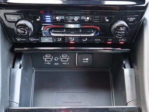 New 2025 Jeep Grand Cherokee Limited w/ Luxury Tech Group II image 22