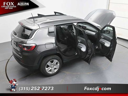 Used 2022 Jeep Compass Latitude w/ Convenience Group AWD/4WD image 39