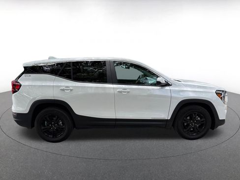 Used 2024 GMC Terrain SLE FWD image 14