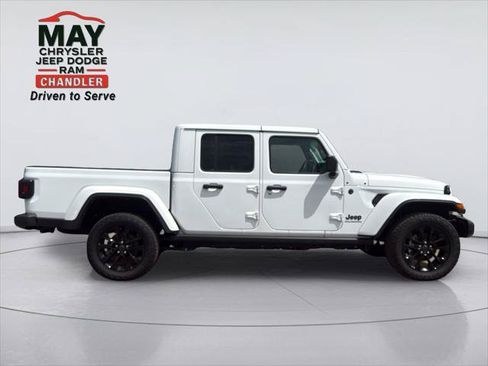 Certified 2025 Jeep Gladiator Sport AWD/4WD image 8