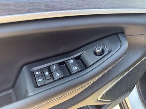 New 2025 Jeep Grand Cherokee L Limited w/ Luxury Tech Group II image 12