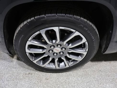 Used 2020 GMC Acadia Denali w/ Denali Ultimate Package AWD/4WD image 9