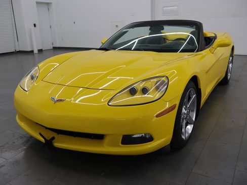 Used 2007 Chevrolet Corvette Convertible w/ Preferred Equipment Group RWD image 42