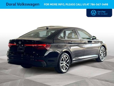 Used 2025 Volkswagen Jetta SE FWD image 8
