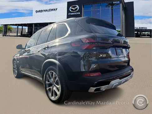 Used 2024 BMW X5 xDrive40i w/ Premium Package image 3