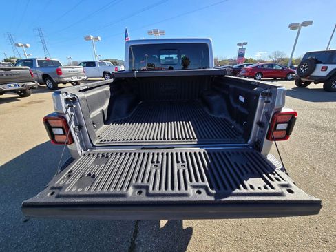 Used 2021 Jeep Gladiator Overland w/ Popular Equipment Package image 9